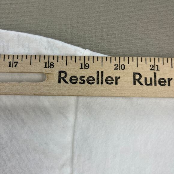 Vintage Loyola University Chicago T-Shirt Adult Medium White Basketball Ramblers - Picture 10 of 10